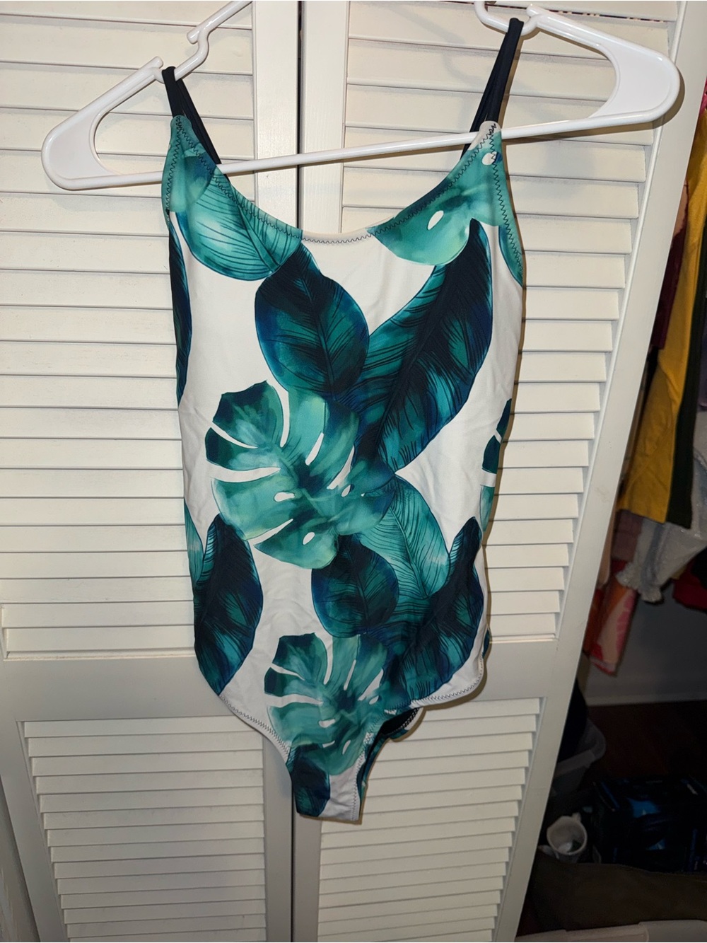 Cupshe White One-Piece Swimsuit with Teal & Dark Green Leaf Print